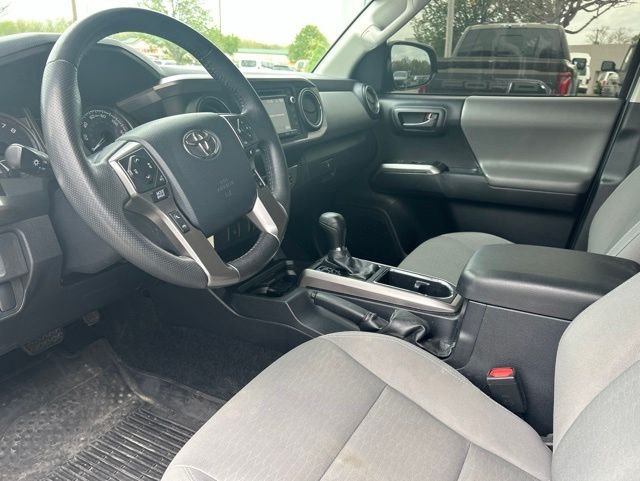 Used 2019 Gray Toyota SR5 image 17