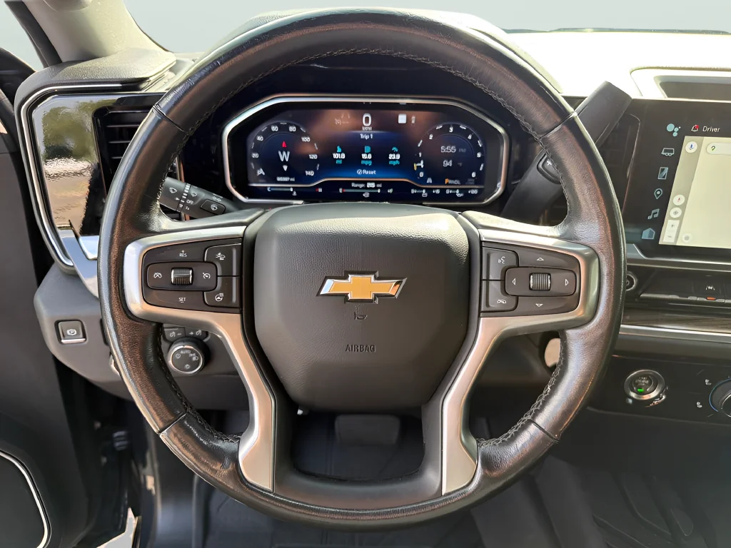 Used 2022 Gray Chevrolet LT image 22