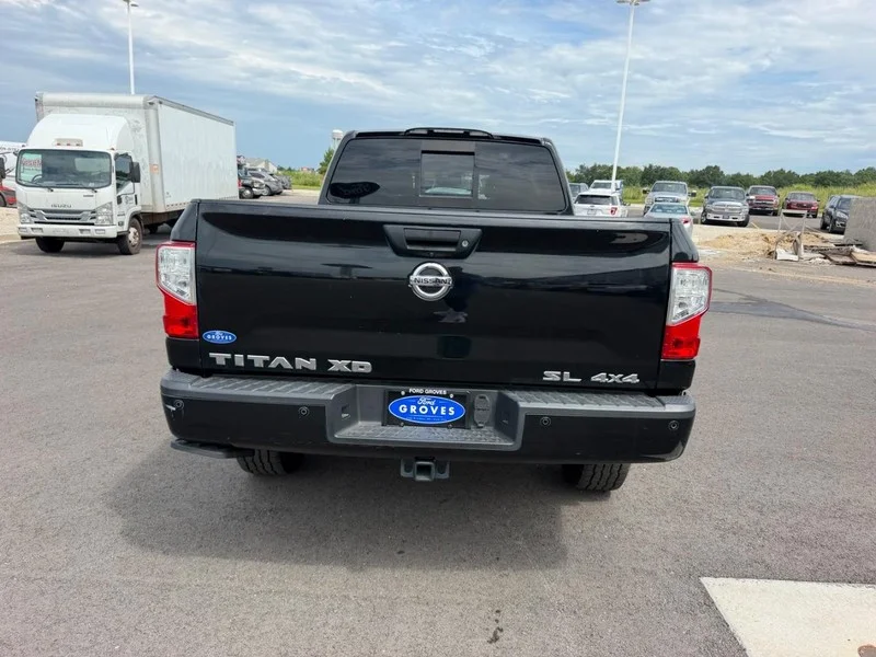 Used 2017 Magnetic Black Nissan SL image 6
