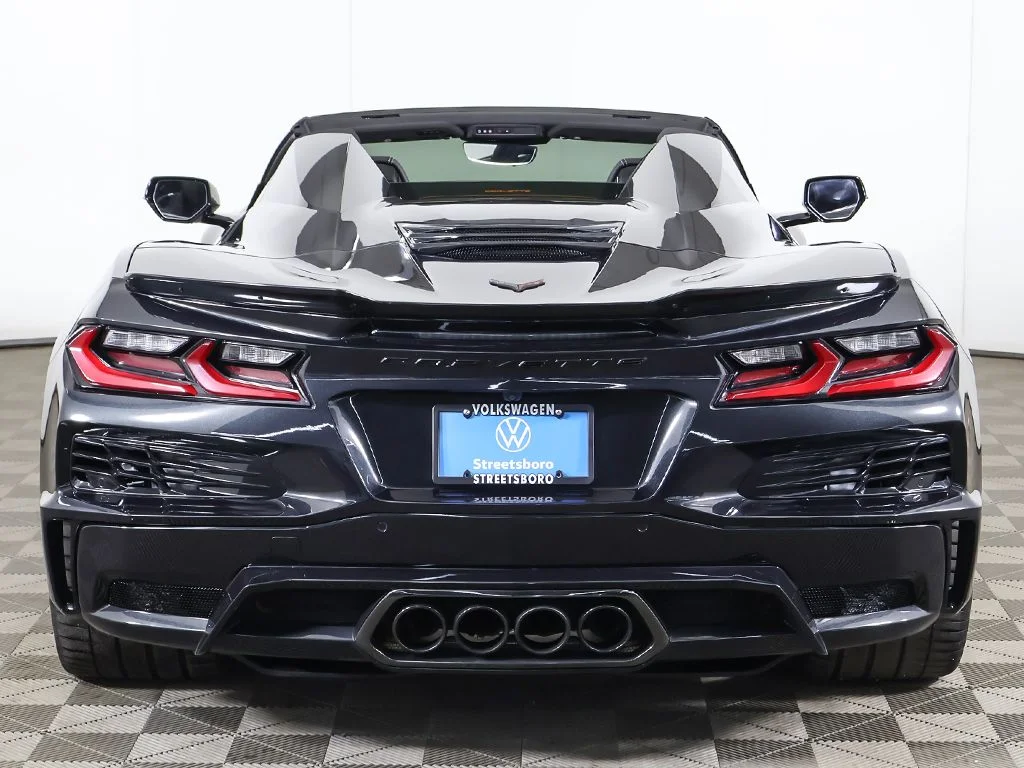 Used 2024 Carbon Flash Metallic Chevrolet Z06 image 15