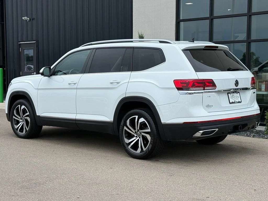 Used 2022 White Volkswagen SEL image 4