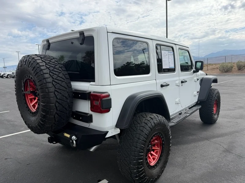 Used 2019 Bright White Clea Jeep Rubicon image 3