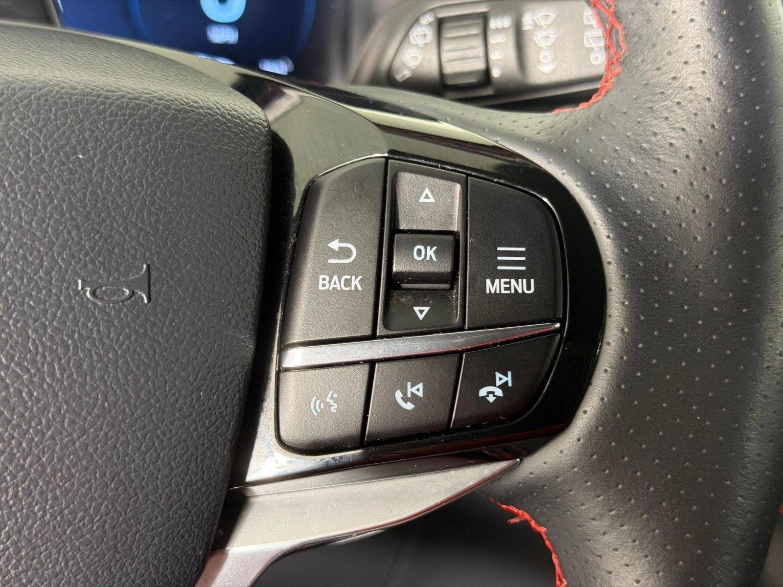 Used 2025 Agate Black Metallic Ford ST-Line image 27