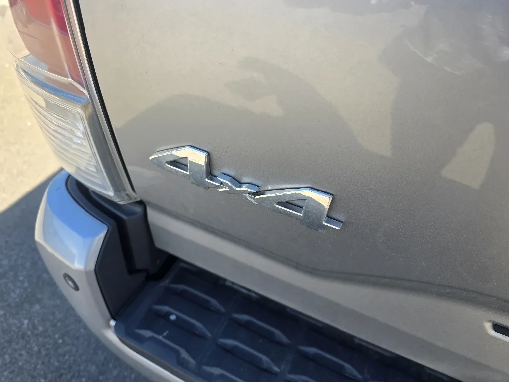Used 2017 Silver Sky Metallic Toyota Limited image 11