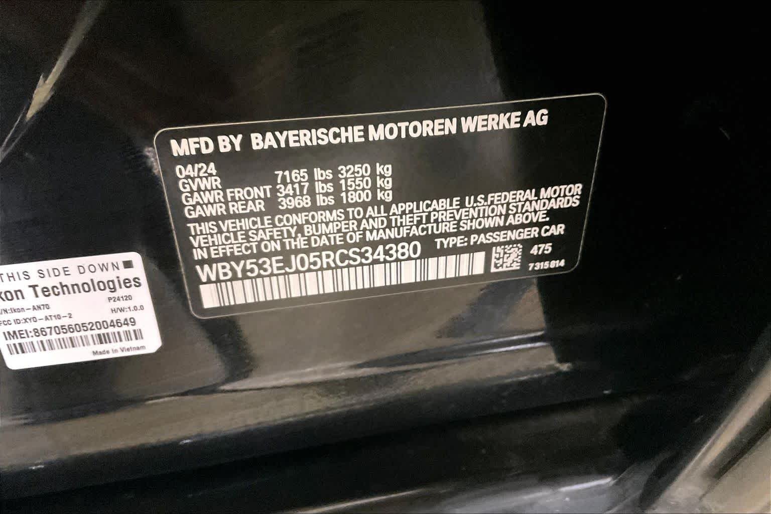 Used 2024 Black Sapphire Metallic BMW xDrive60 image 31