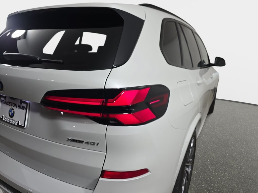 New 2026 Mineral White Metallic BMW xDrive40i image 35