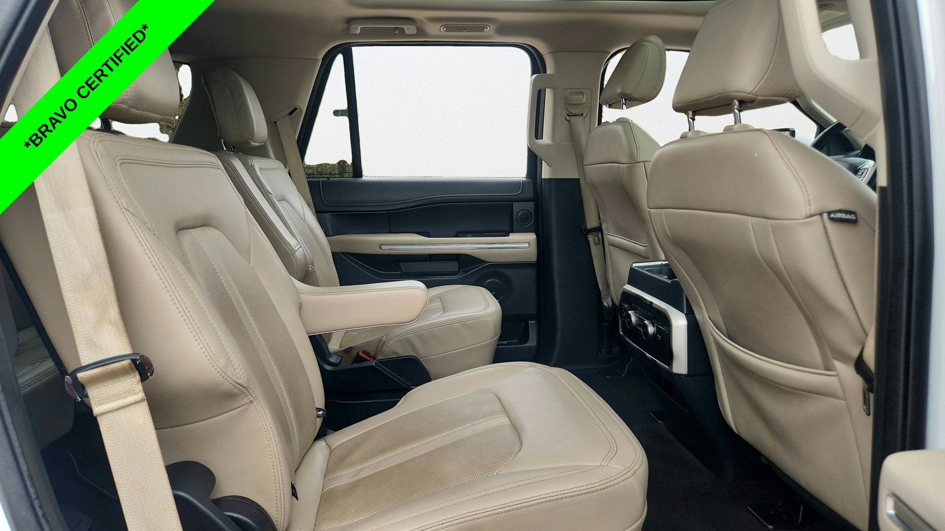 Used 2022  Ford Limited image 29