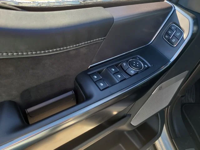 New 2026 Avalanche Ford Platinum image 17