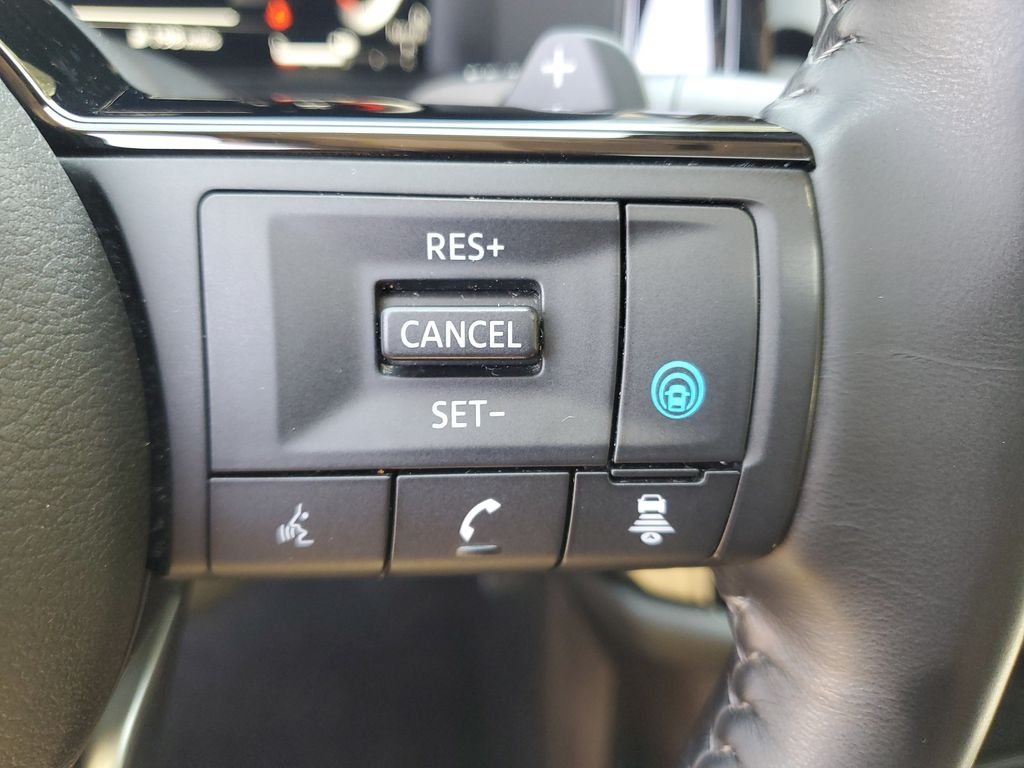 Used 2022 Solid Gray/Super Black Nissan Platinum image 17