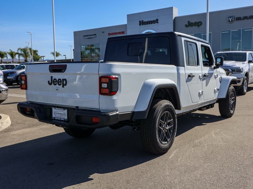 New 2026 Bright White Clear-Coat Exterior Paint Jeep Sport S image 3
