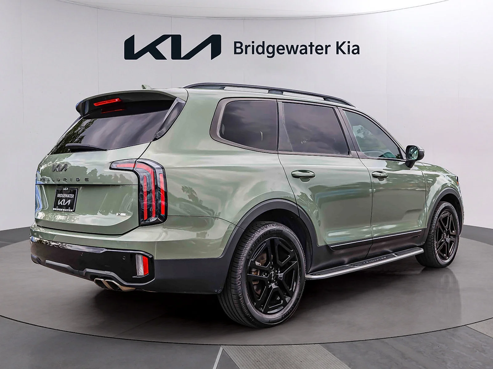 Certified Used 2024 Jungle Green Kia EX X-Line image 6