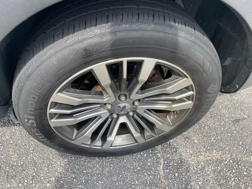 Used 2018 Blue Ford Platinum image 7