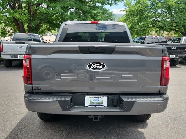 New 2026 Carbonized Gray Metallic Ford XLT image 4