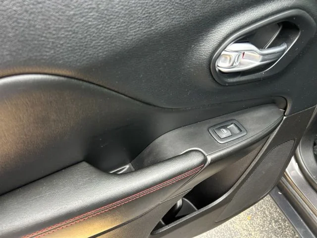 Used 2019 Gray Jeep Trailhawk image 22