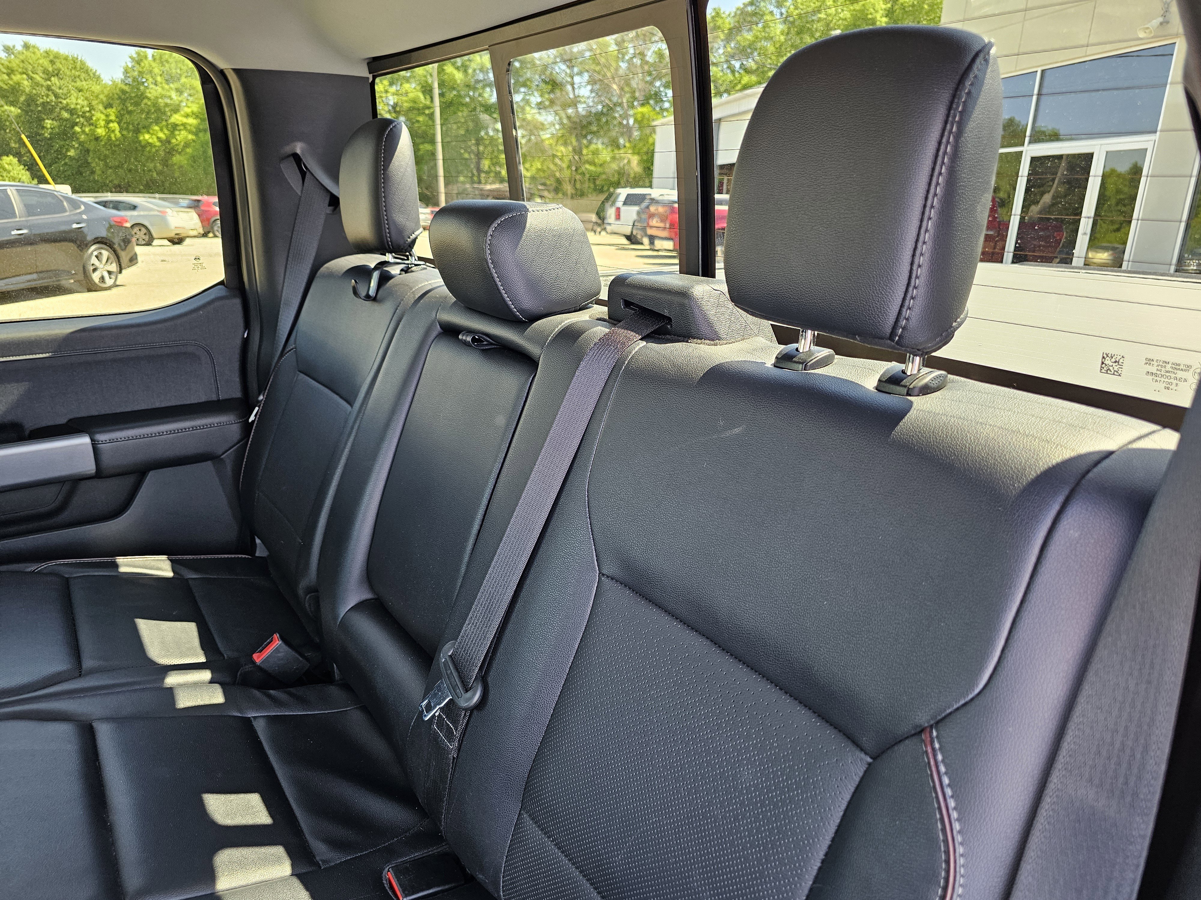 Used 2022 Agate Black Metallic Ford LARIAT image 33
