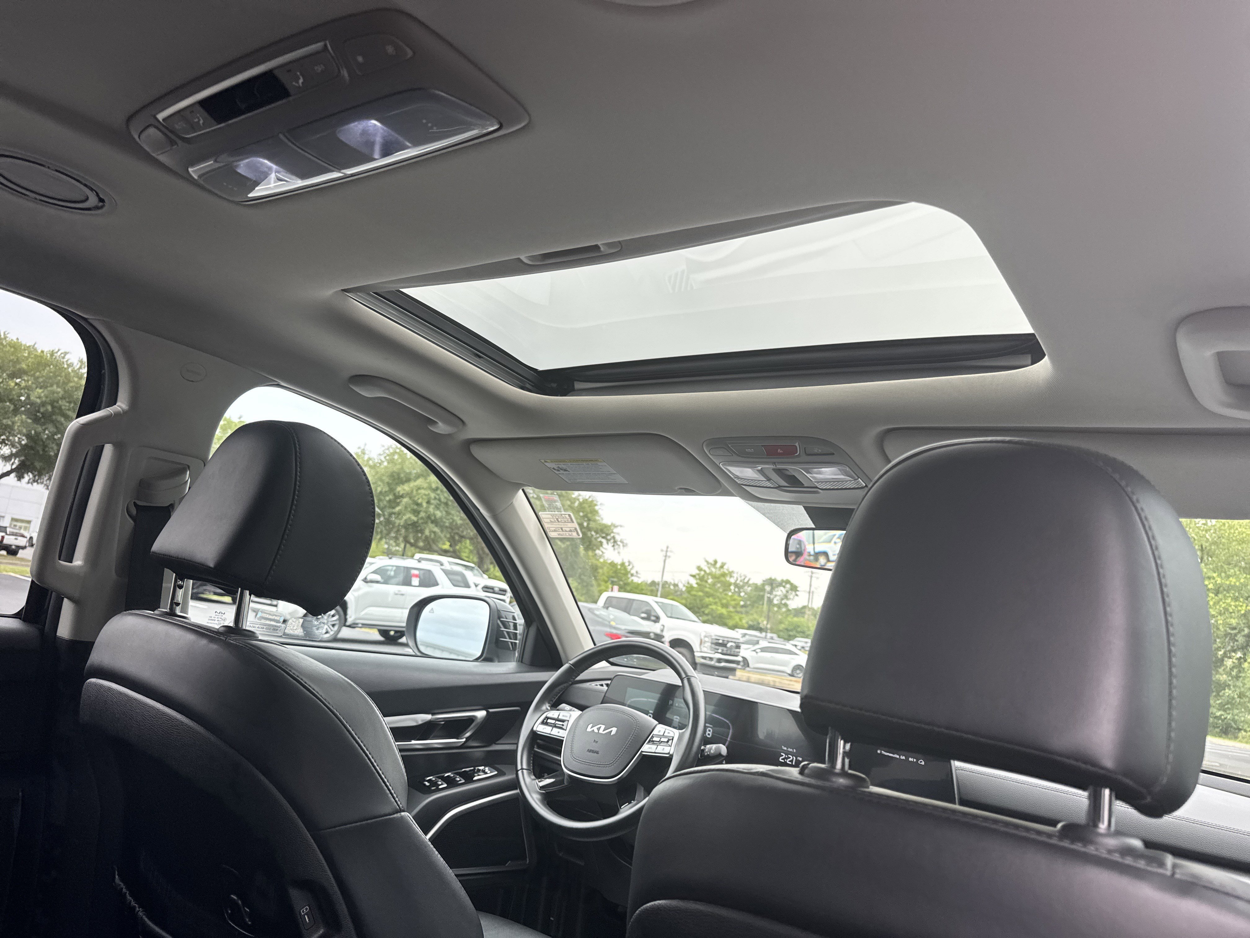 Used 2025 Ebony Black Kia S image 37