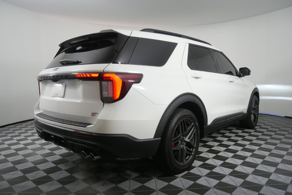 Used 2025 White Metallic Ford ST image 4