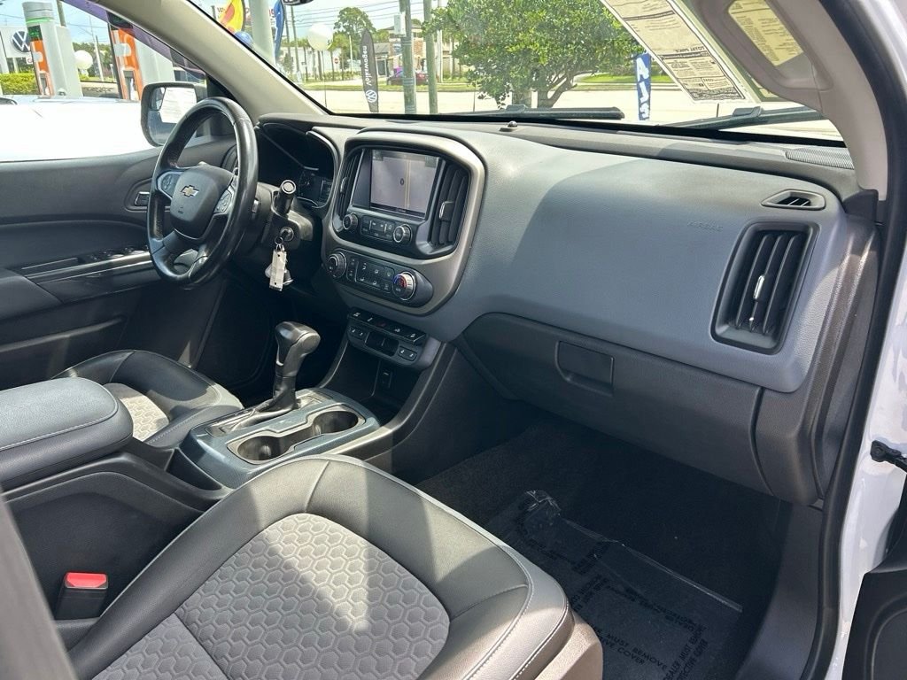 Used 2018 White Chevrolet Z71 image 42