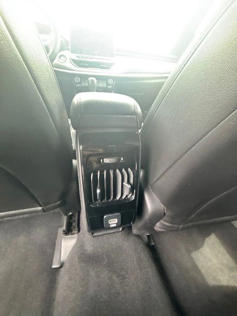 Used 2024 White Jeep Latitude image 19