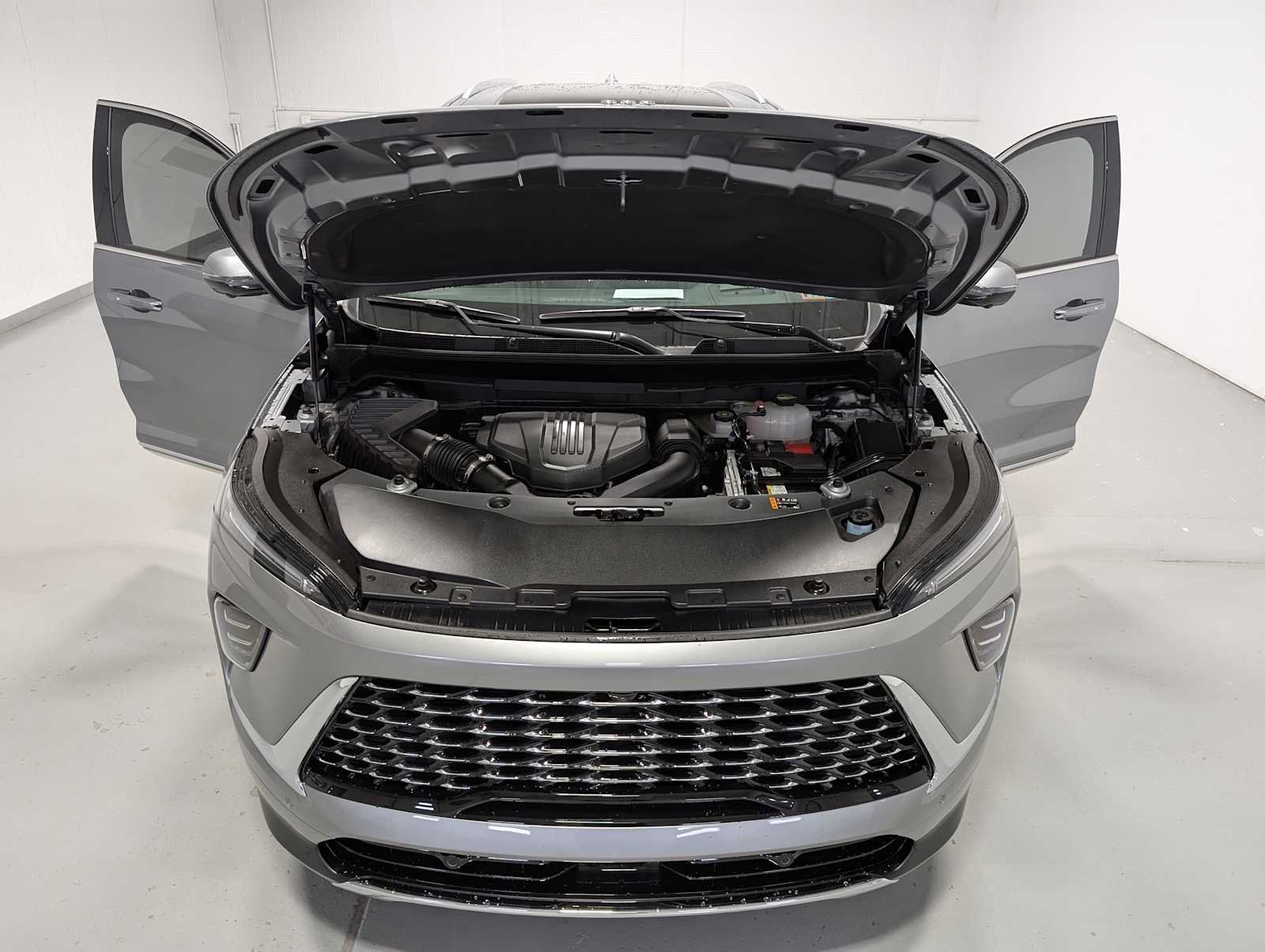 Certified Used 2025 Moonstone Gray Metallic Buick Avenir image 13