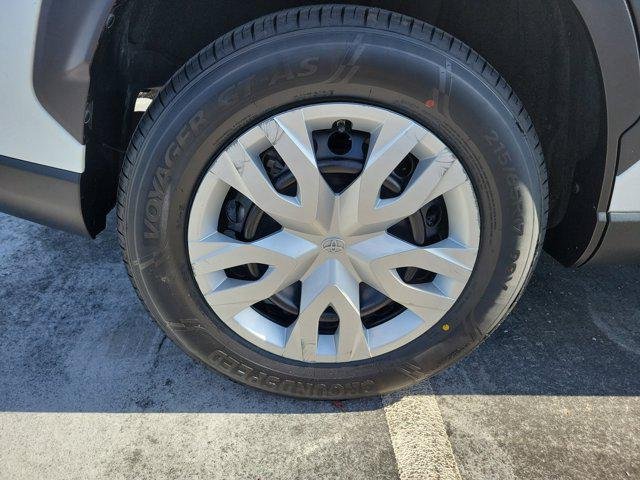 Certified Used 2023 WIND CHILL PEARL Toyota  image 7