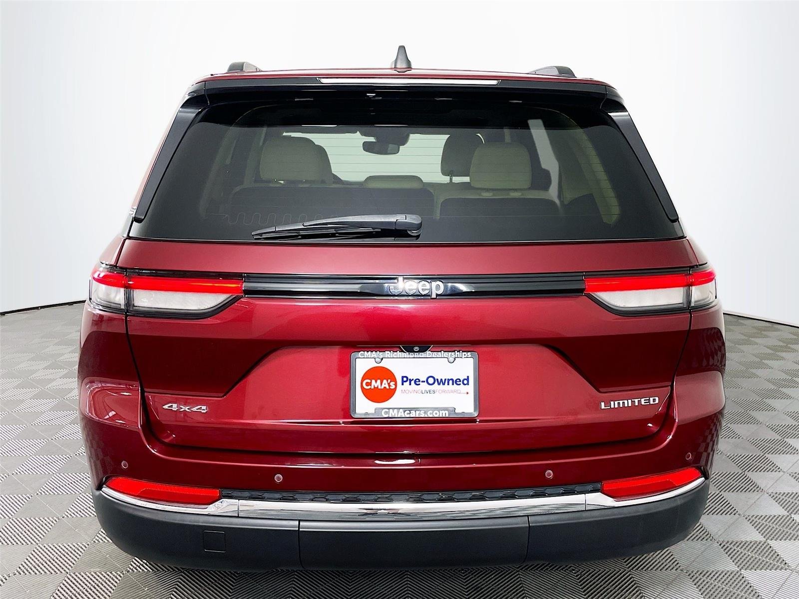 Used 2022 Velvet Red Pearlcoat Jeep Limited image 7