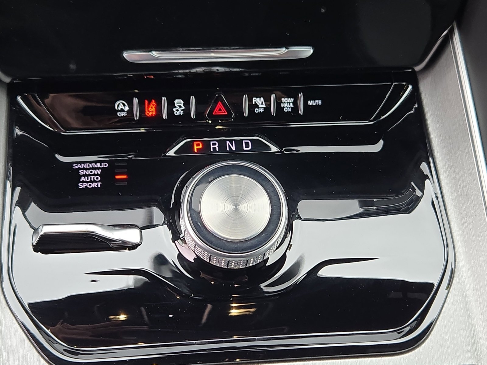 New 2026 Velvet Red Pearlcoat Jeep Limited Altitude image 18