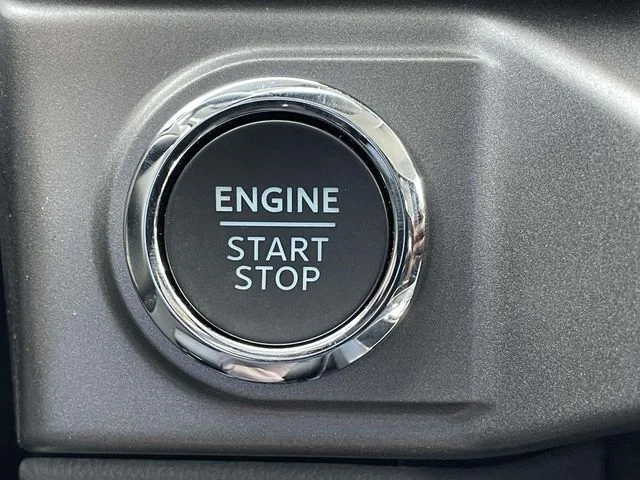 New 2026 Oxford White Ford XLT image 25