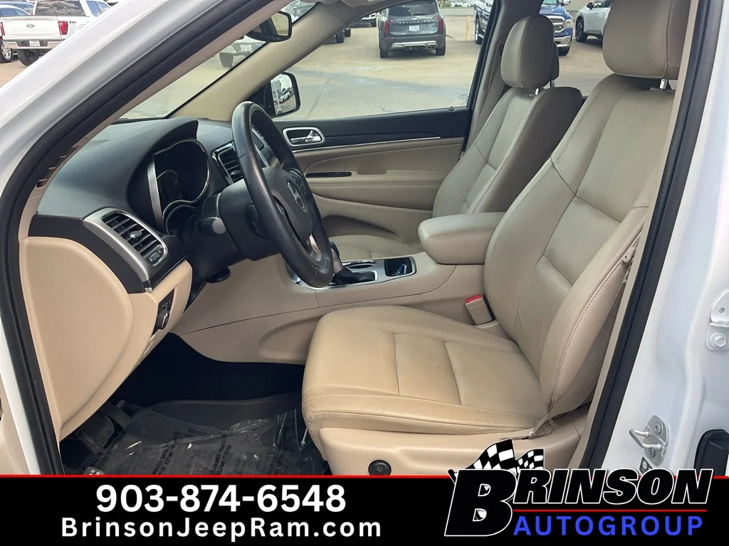 Used 2022 Bright White Clearcoat Jeep Limited image 26