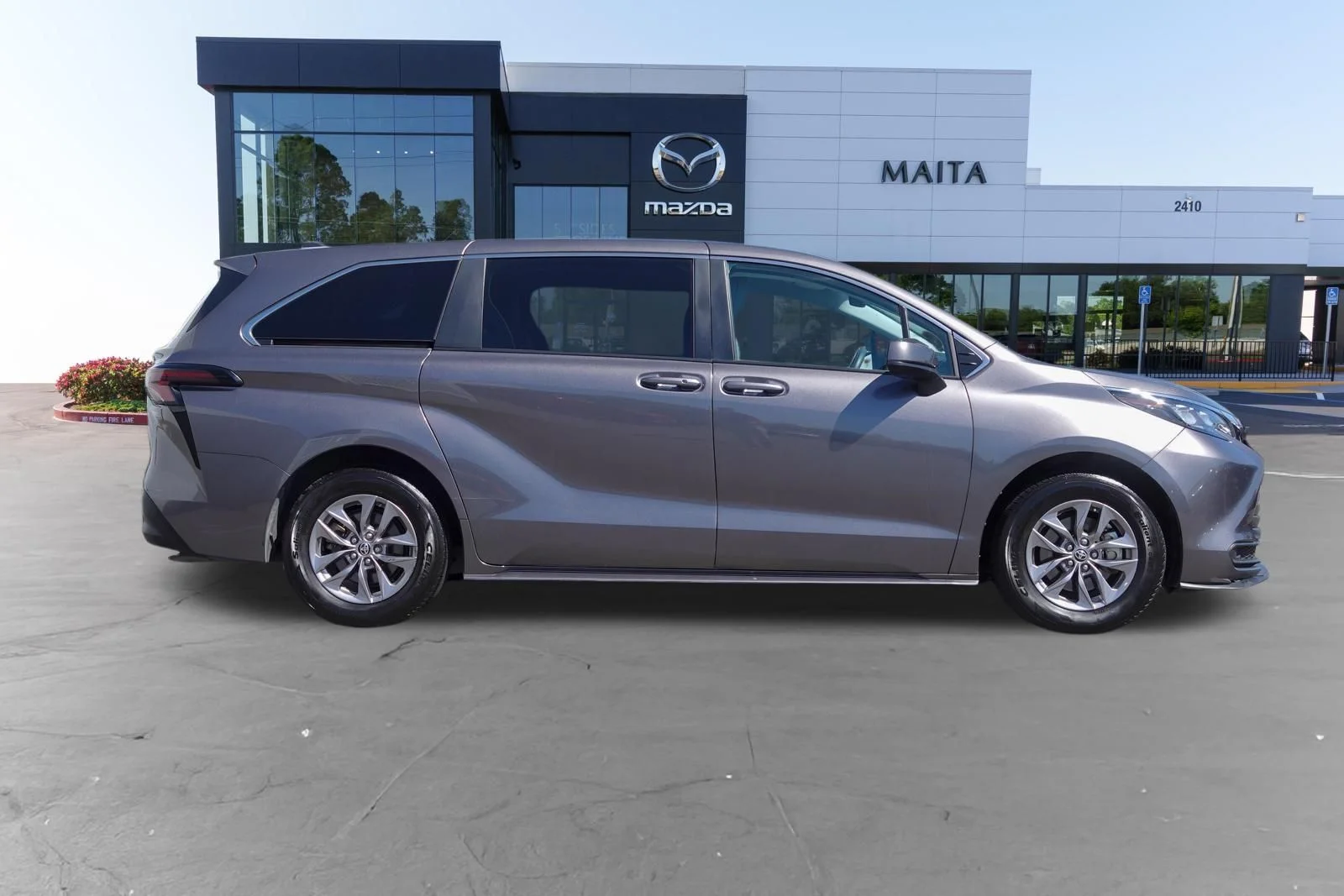 Used 2024 Predawn Gray Mica Toyota LE image 2