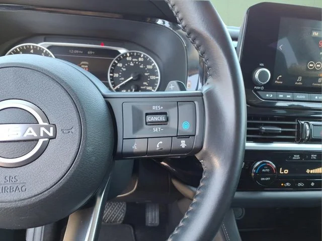 Used 2024 White Nissan SV image 25