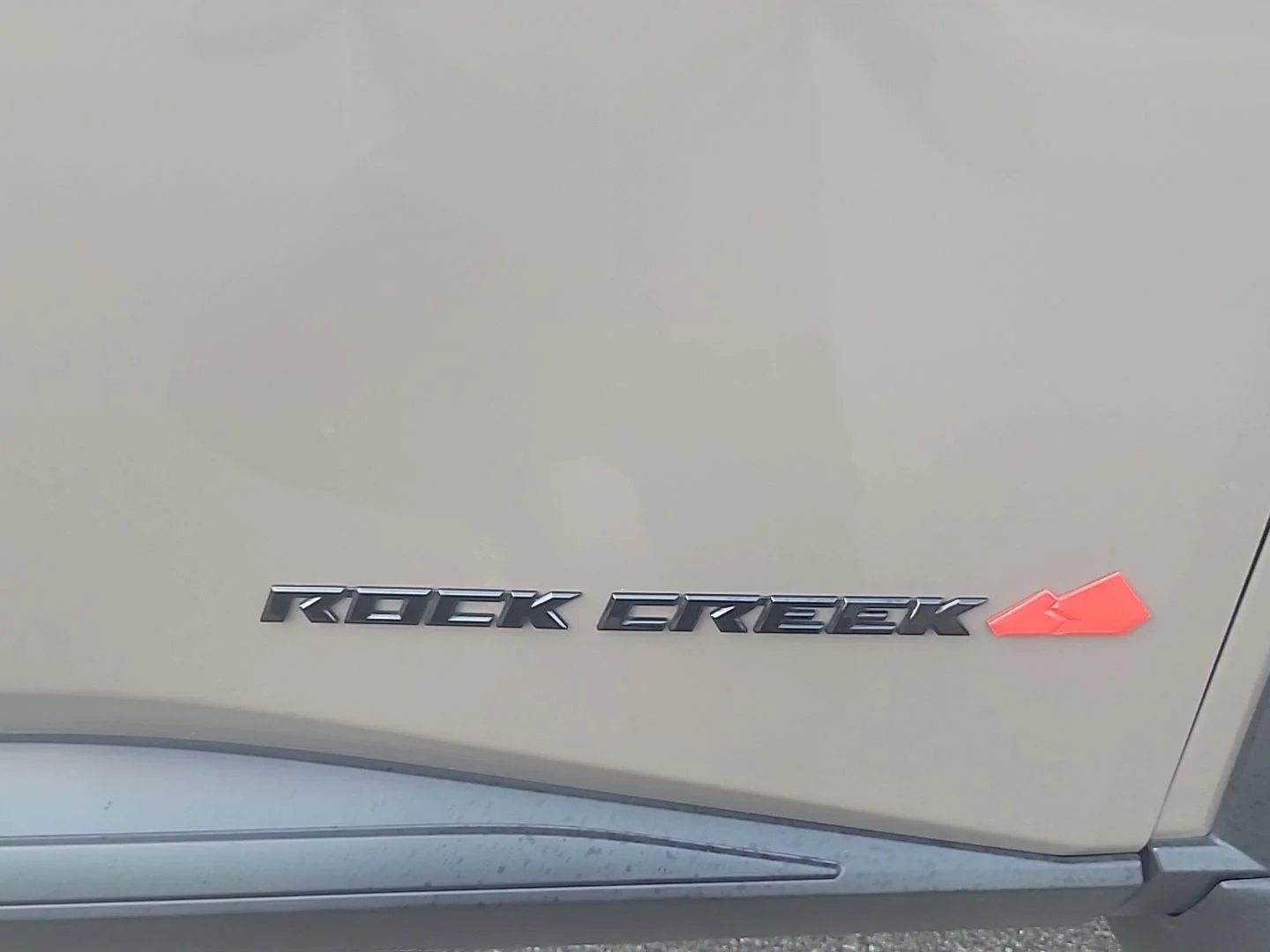 Used 2025 Everest White Pearl Nissan Rock Creek image 22