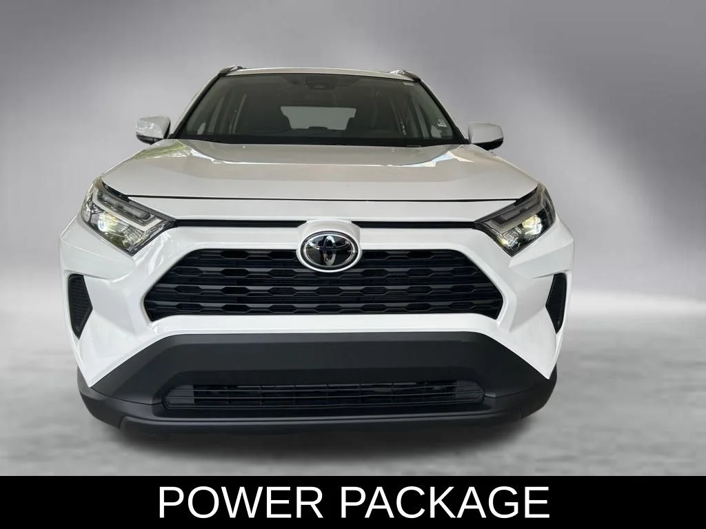 Used 2025 White Toyota XLE image 13