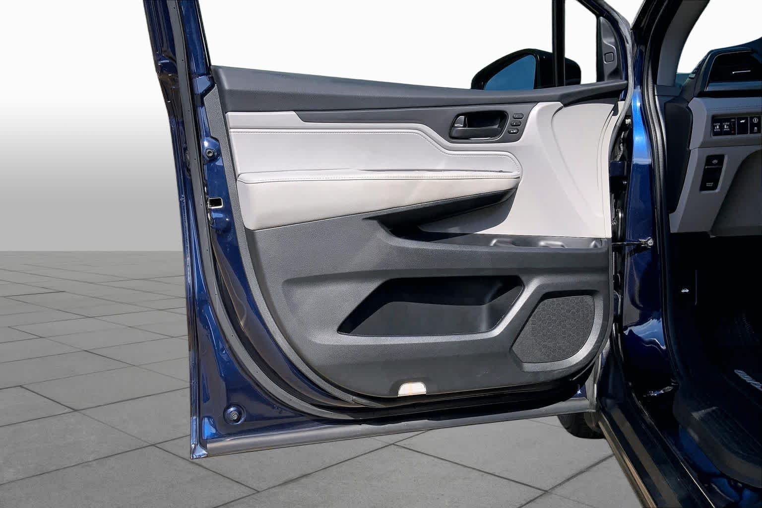Used 2022 Obsidian Blue Pearl Honda EX-L image 21