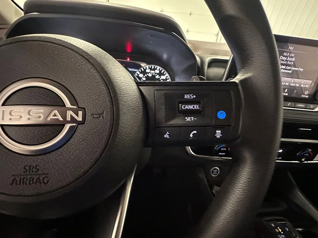 Used 2022 Silver Nissan SV image 37