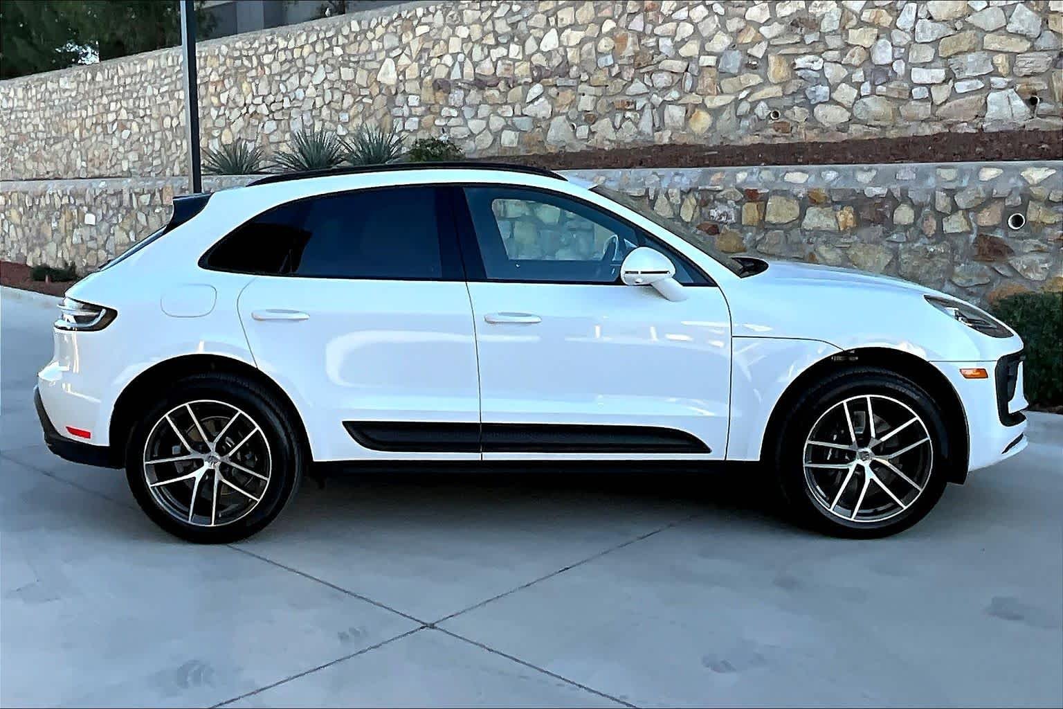 2026 Porsche Macan - Photo 8