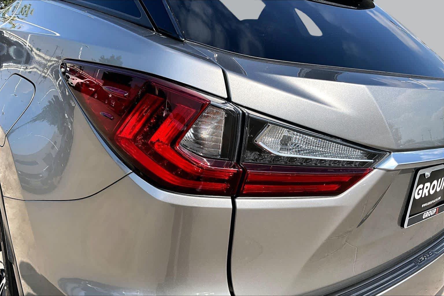Used 2019 Atomic Silver Lexus  image 26