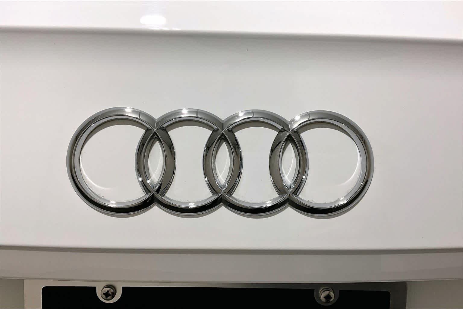 Used 2019 Ibis White Audi Premium Plus image 32