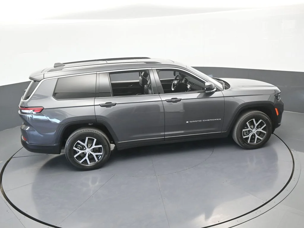 Used 2023 Baltic Gray Metallic Clearcoat Jeep Limited image 56
