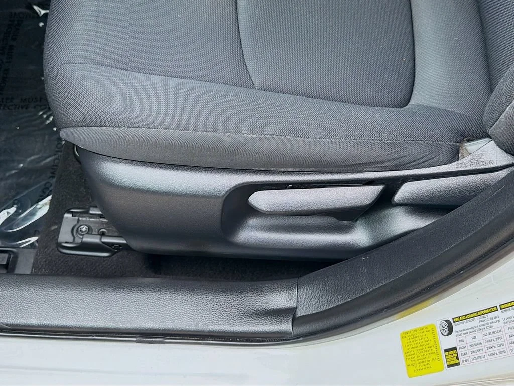 2022 Toyota Corolla LE - Photo 15