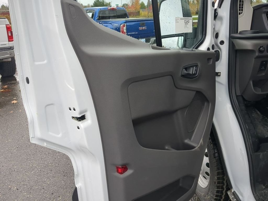 New 2026 Oxford White Ford Cargo Van image 41