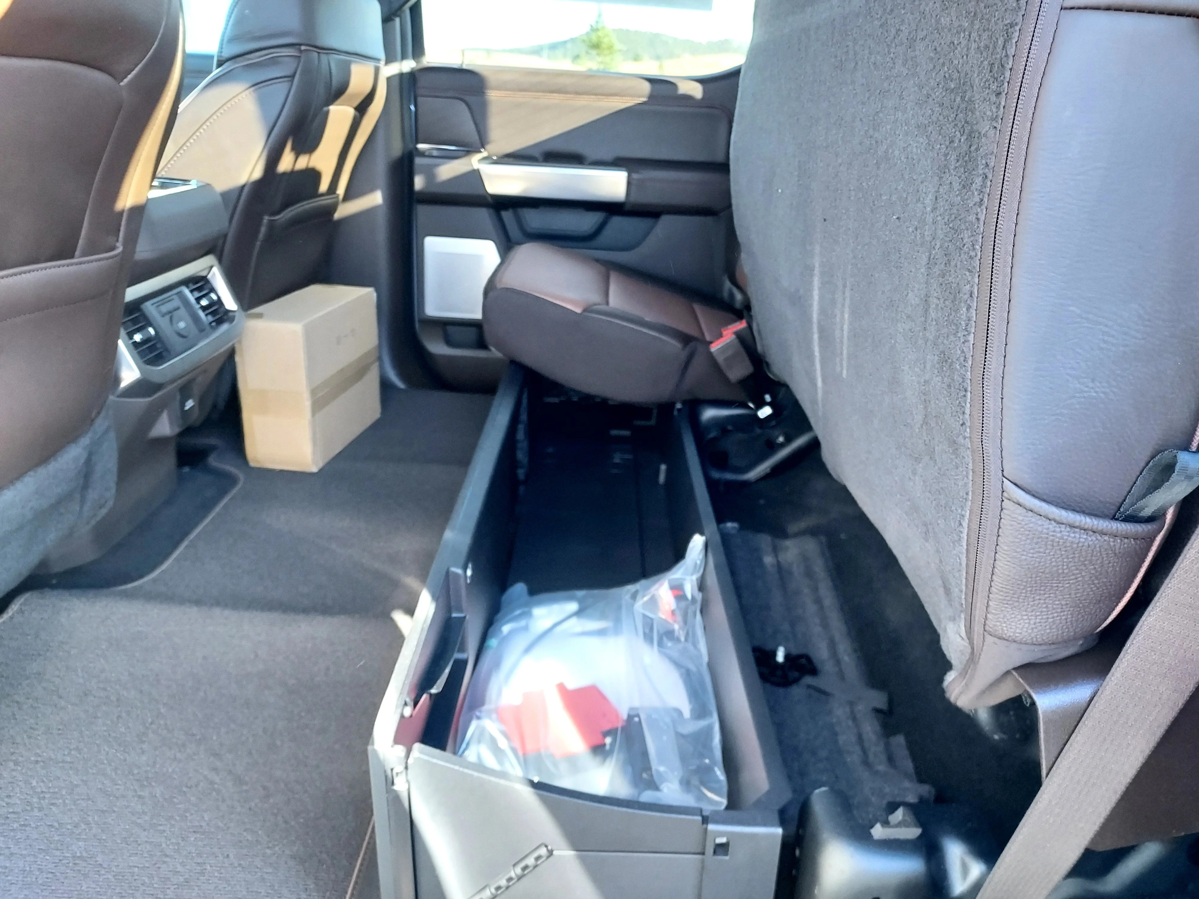 New 2026 Glacier Gray Metallic Tri-Coat Ford King Ranch image 17