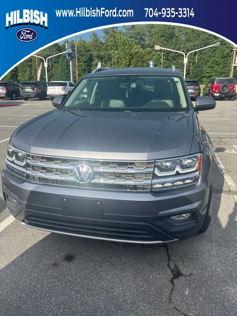 Used 2018 Gray Volkswagen 3.6L V6 SE image 1