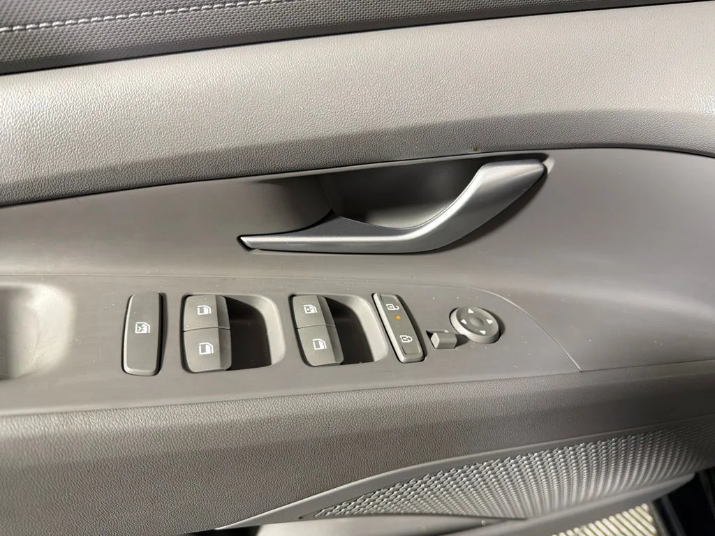 Used 2024 Abyss Black Hyundai SEL image 9