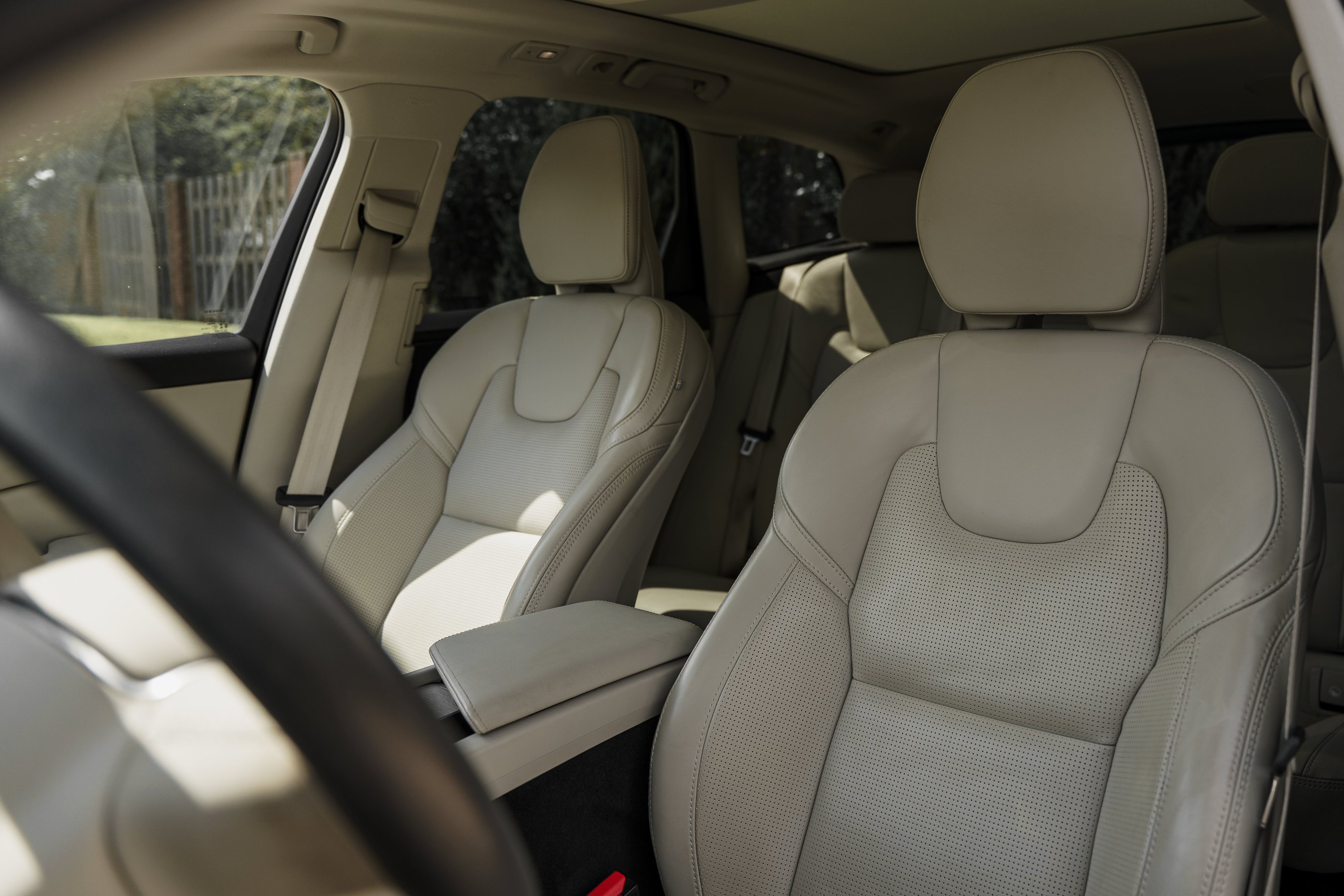 Used 2022 Thunder Grey Metallic Volvo Inscription image 18