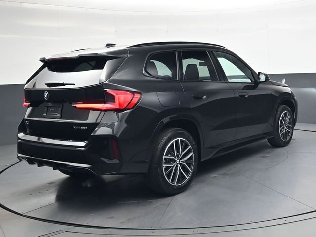 Used 2026 Black BMW xDrive28i image 4