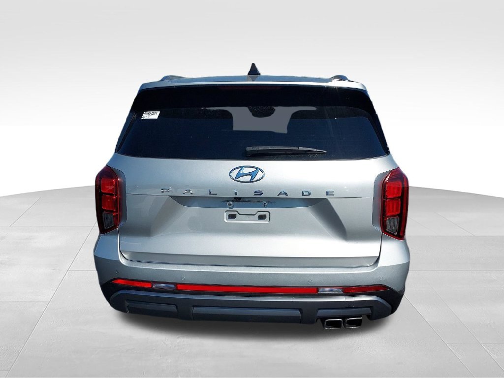 Used 2024 Silver Hyundai SEL image 4