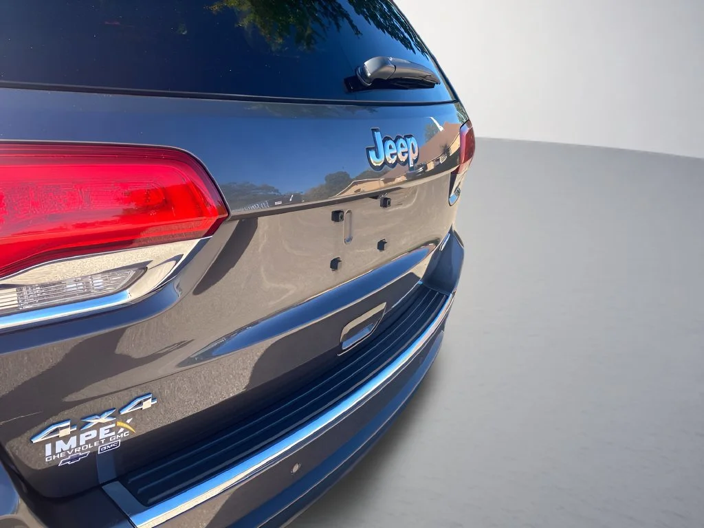 Used 2014  Jeep Limited image 35
