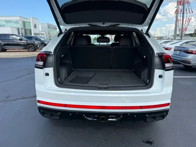 New 2026 White Volkswagen 2.0T SEL R-Line Black image 3