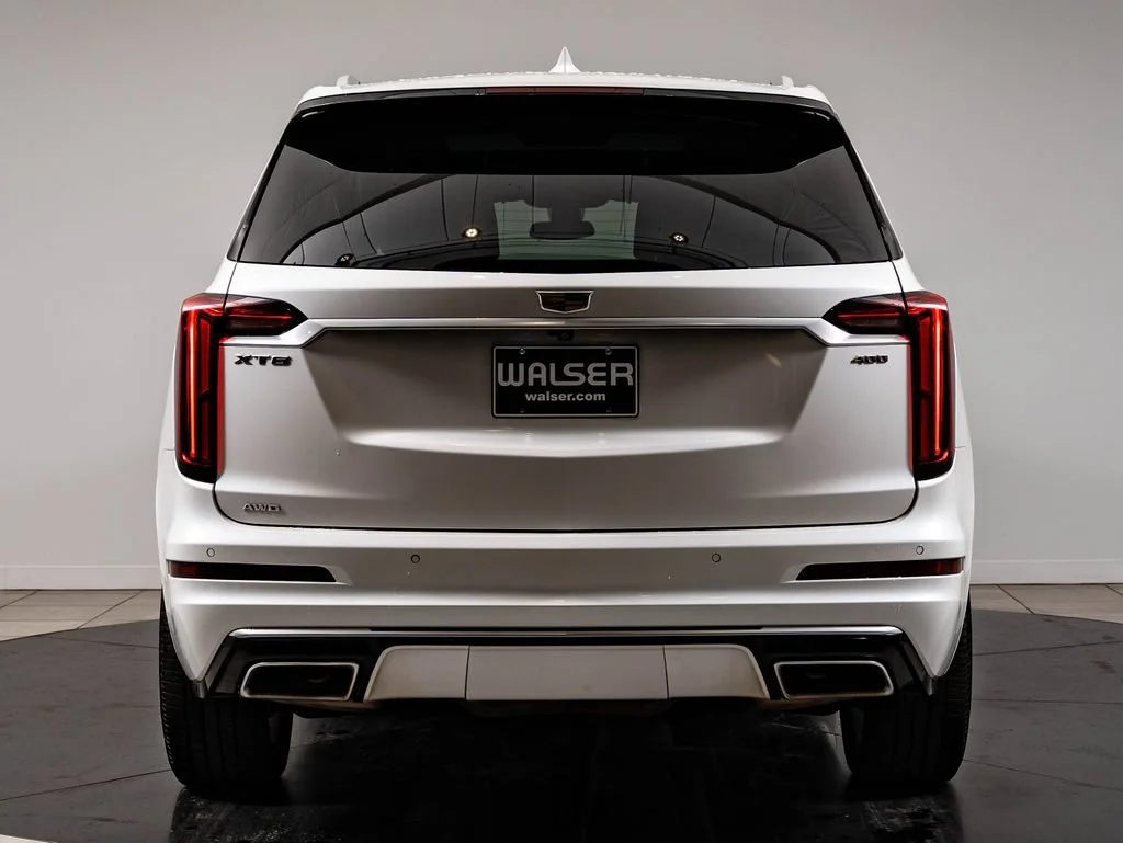 Used 2022 Crystal White Tricoat Cadillac Premium Luxury image 7